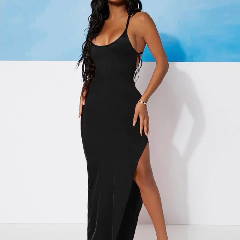 BLACK DRESS